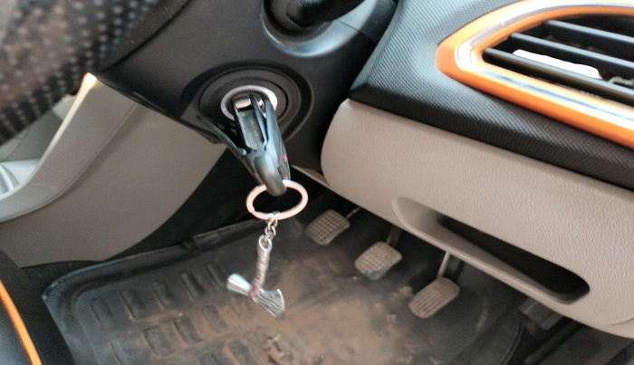 2016 Tata Tiago XZ PETROL, Petrol, Manual, 68,825 km, interior
