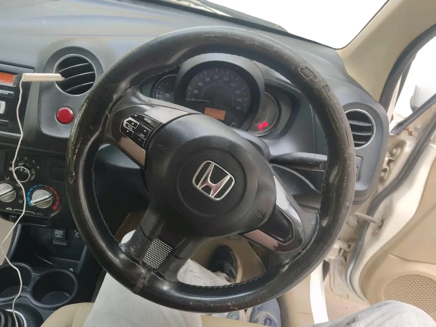 2015 Honda Amaze 1.2L I-VTEC S, CNG, Manual, 78,205 km, interior
