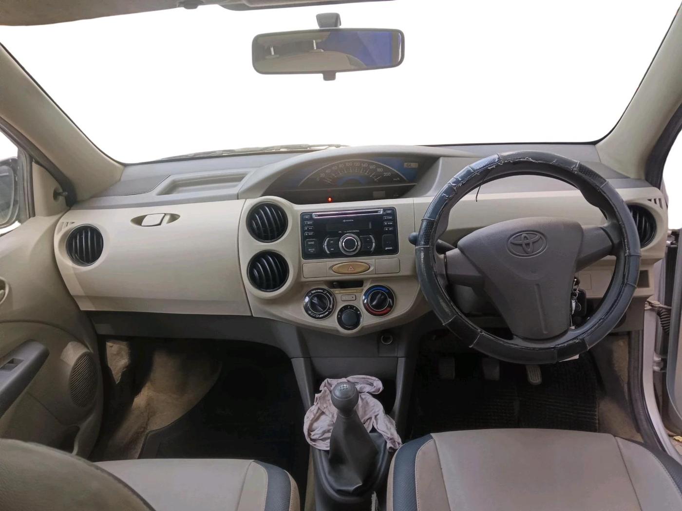 2014 Toyota Etios Liva G, Petrol, Manual, 32,765 km, interior