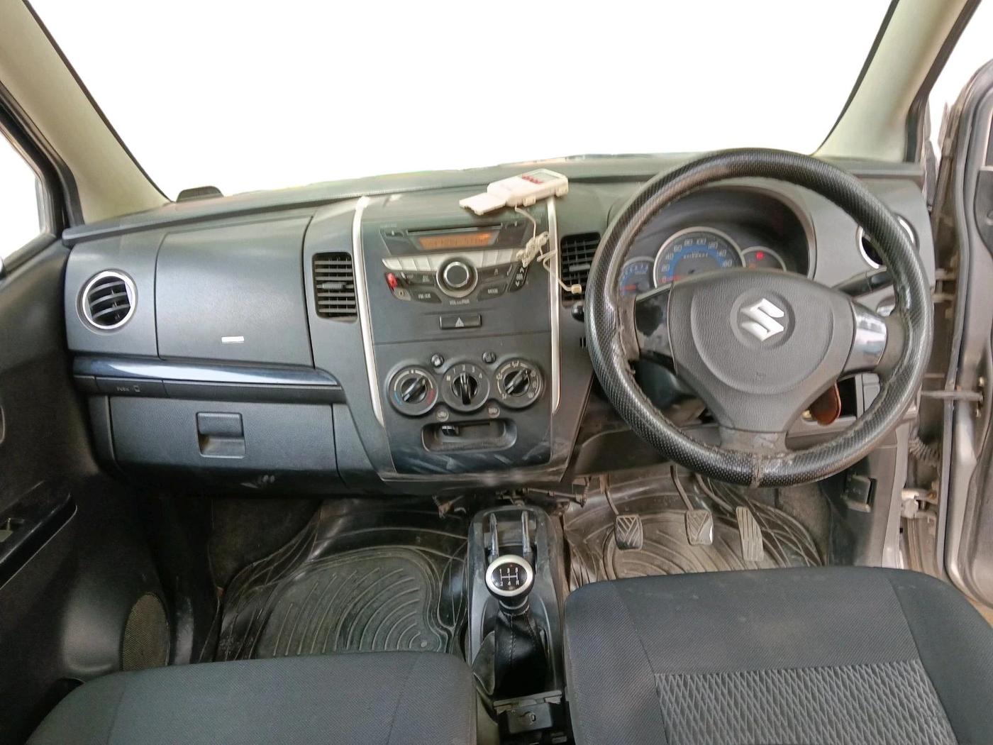 2014 Maruti Wagon R Stingray VXI, Petrol, Manual, 1,17,179 km, interior