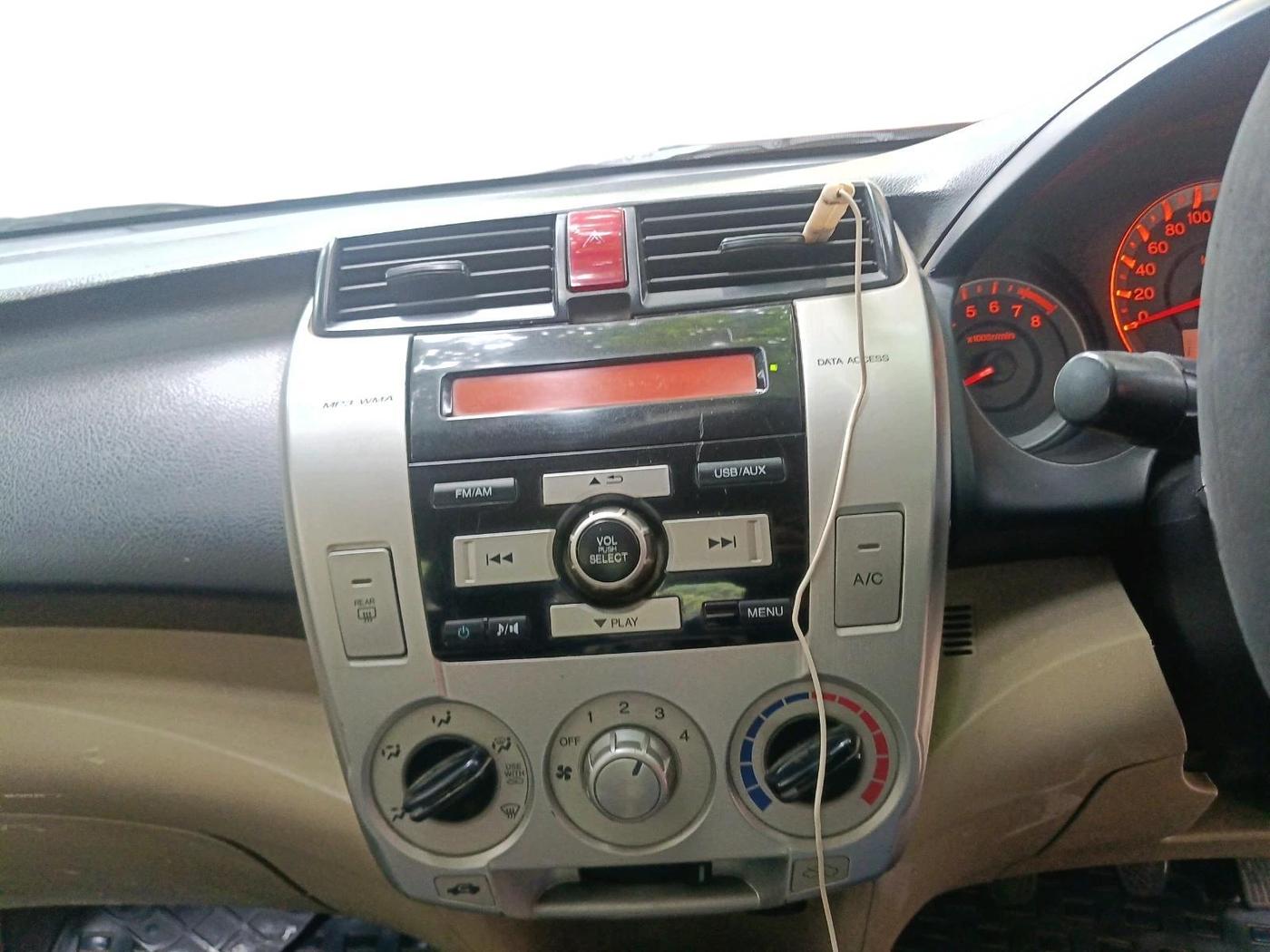 2011 Honda City 1.5L I-VTEC S MT, Petrol, Manual, 1,52,243 km, interior