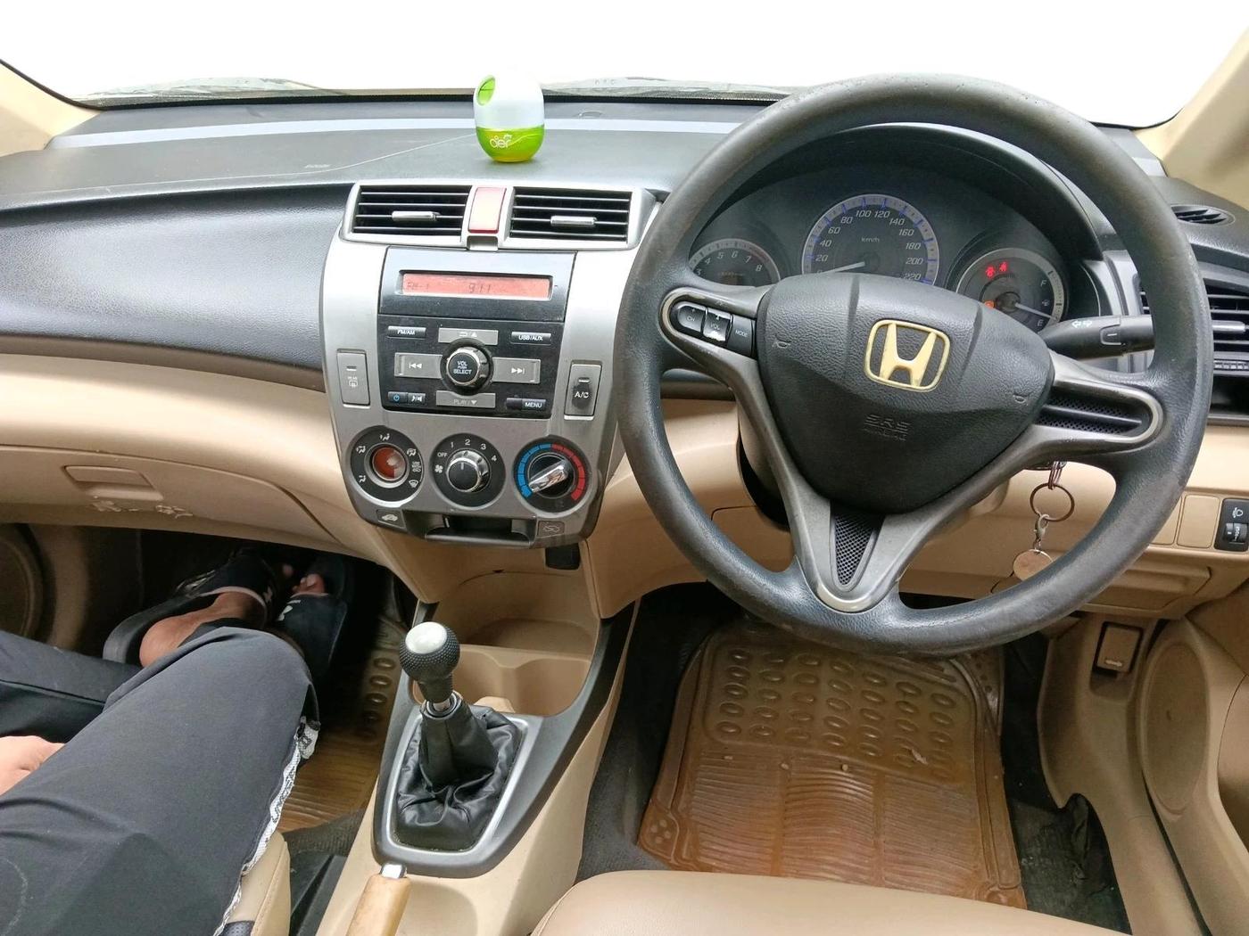2012 Honda City 1.5L I-VTEC S MT, Petrol, Manual, 1,11,580 km, interior