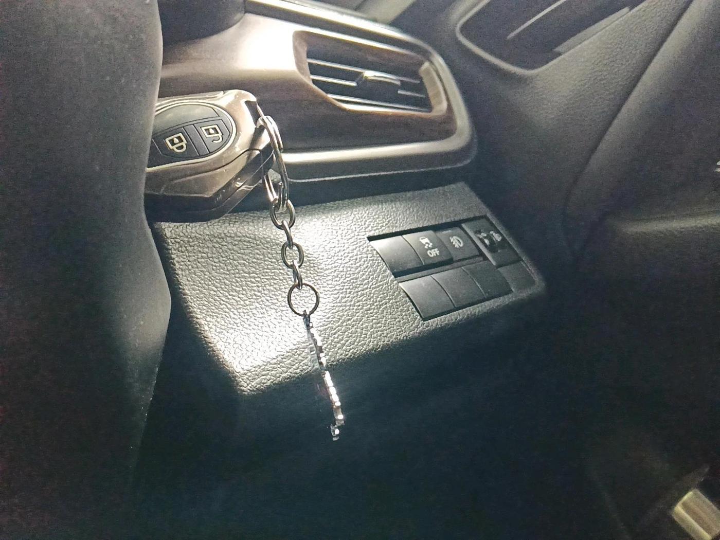 2025 Maruti BREZZA VXI, Petrol, Manual, 32,227 km, interior