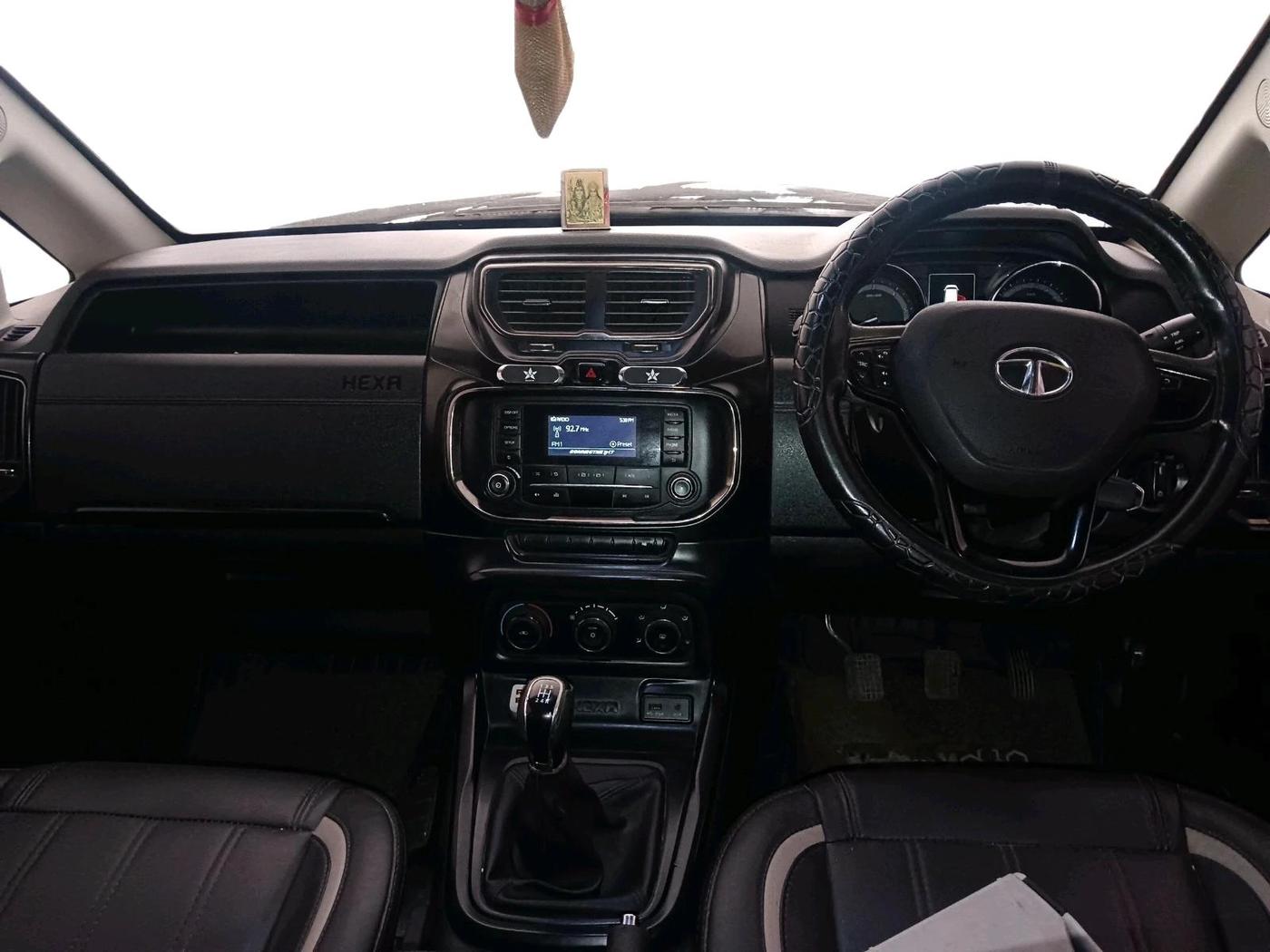 2017 Tata Hexa XE 4X2 7 STR, Diesel, Manual, 1,33,384 km, interior