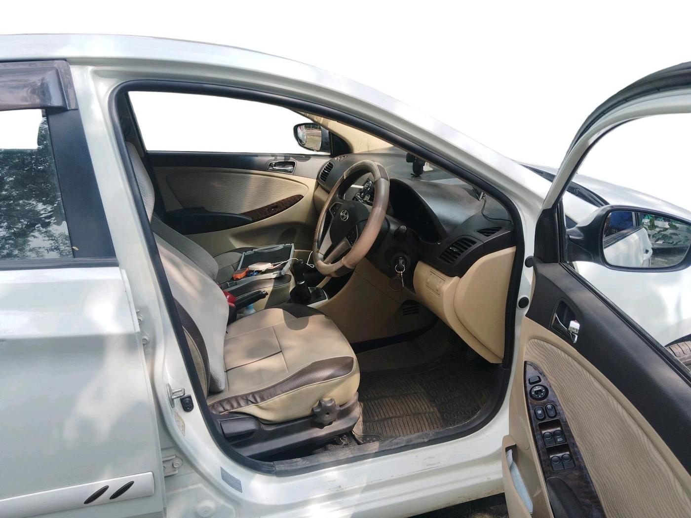 2013 Hyundai Verna FLUIDIC 1.6 VTVT SX, Petrol, Manual, 51,934 km, interior