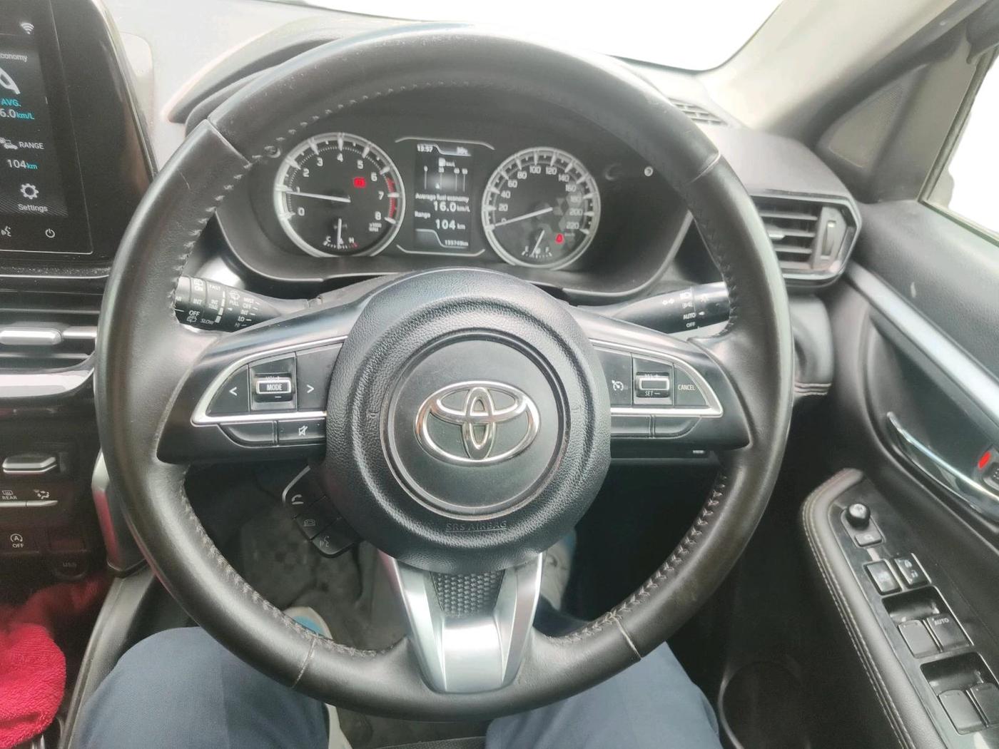 2023 Toyota URBAN CRUISER HYRYDER V NEO DRIVE, Petrol, Manual, 1,55,902 km, interior