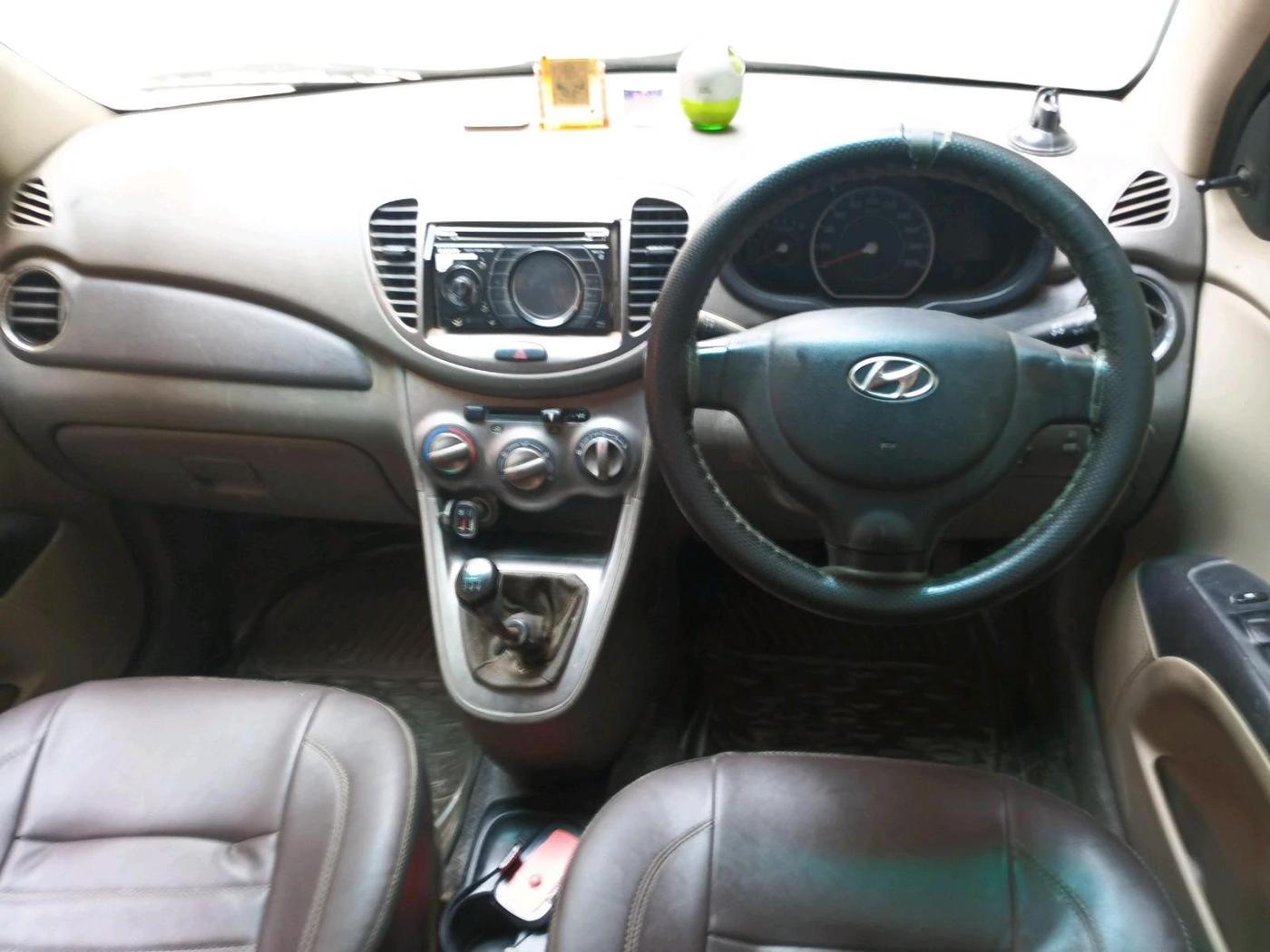 2013 Hyundai i10 MAGNA 1.1, CNG, Manual, 98,310 km, interior