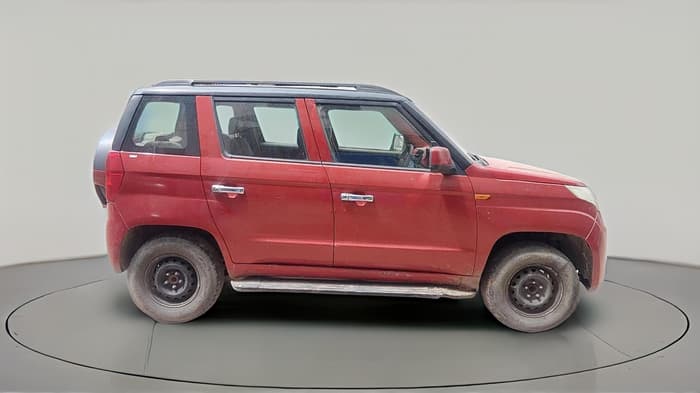 2017 Mahindra TUV300 T6 PLUS, Diesel, Manual, 1,24,165 km, exterior