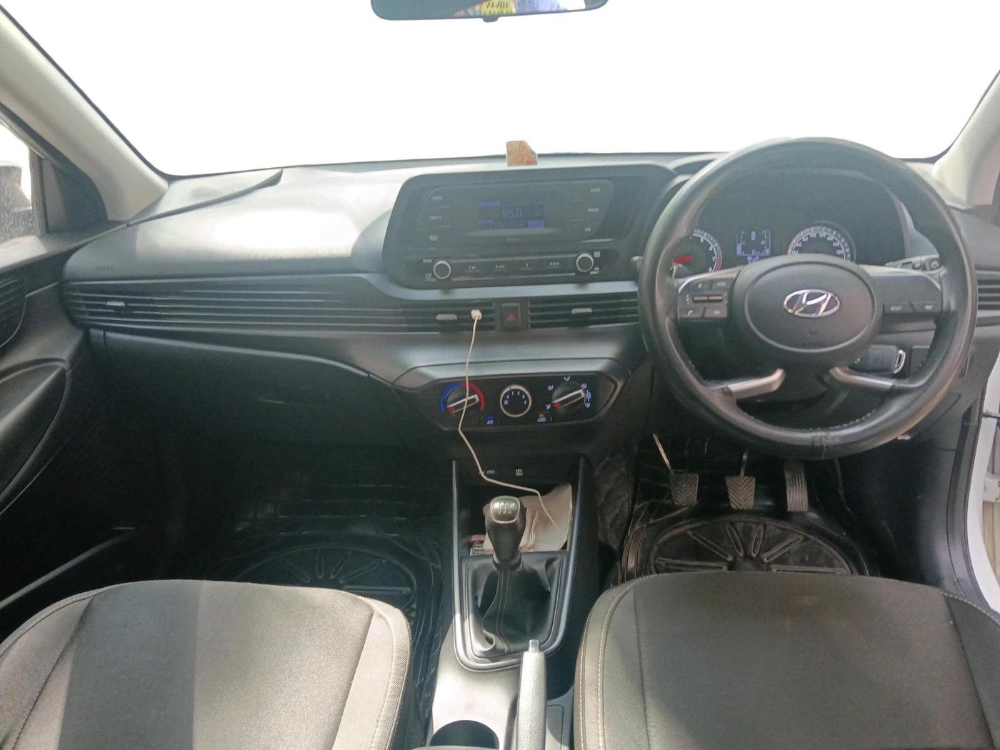 2021 Hyundai NEW I20 MAGNA 1.2 MT, Petrol, Manual, 24,427 km, interior