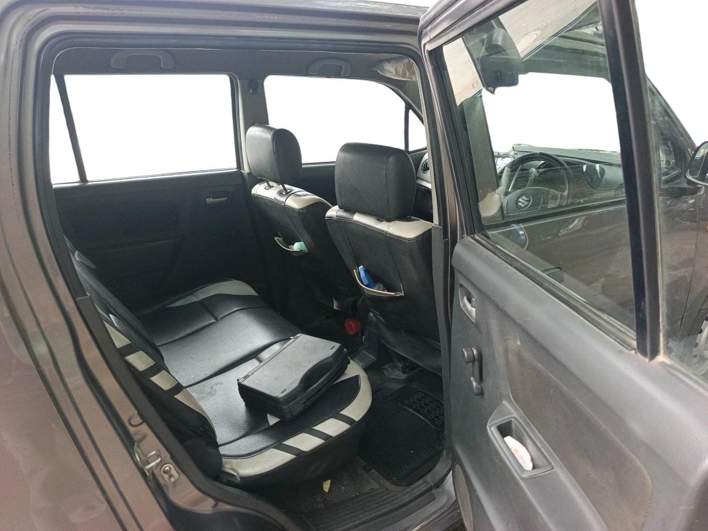 2012 Maruti Wagon R 1.0 LXI CNG, CNG, Manual, 1,45,981 km, interior
