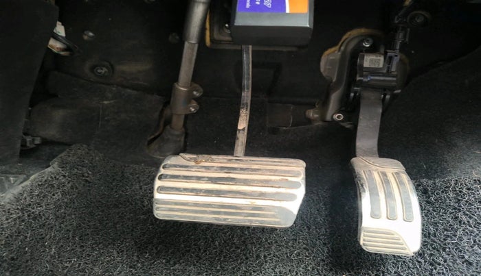 2018 Mahindra XUV500 W11 AT, Diesel, Automatic, 82,221 km, interior