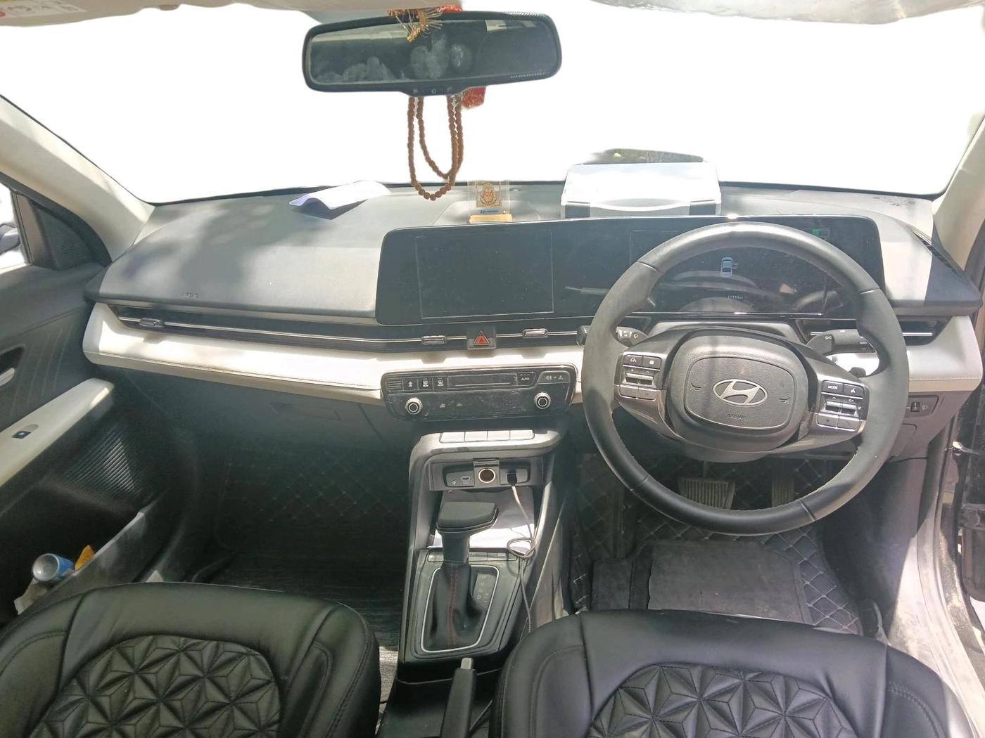 2024 Hyundai Verna  SX 1.5 MPI IVT, Petrol, Automatic, 11,774 km, interior
