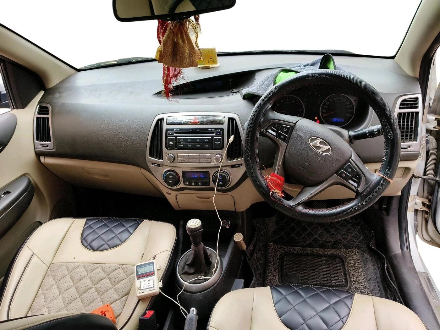 2012 Hyundai i20 SPORTZ 1.2, Petrol, Manual, 2,00,547 km, interior