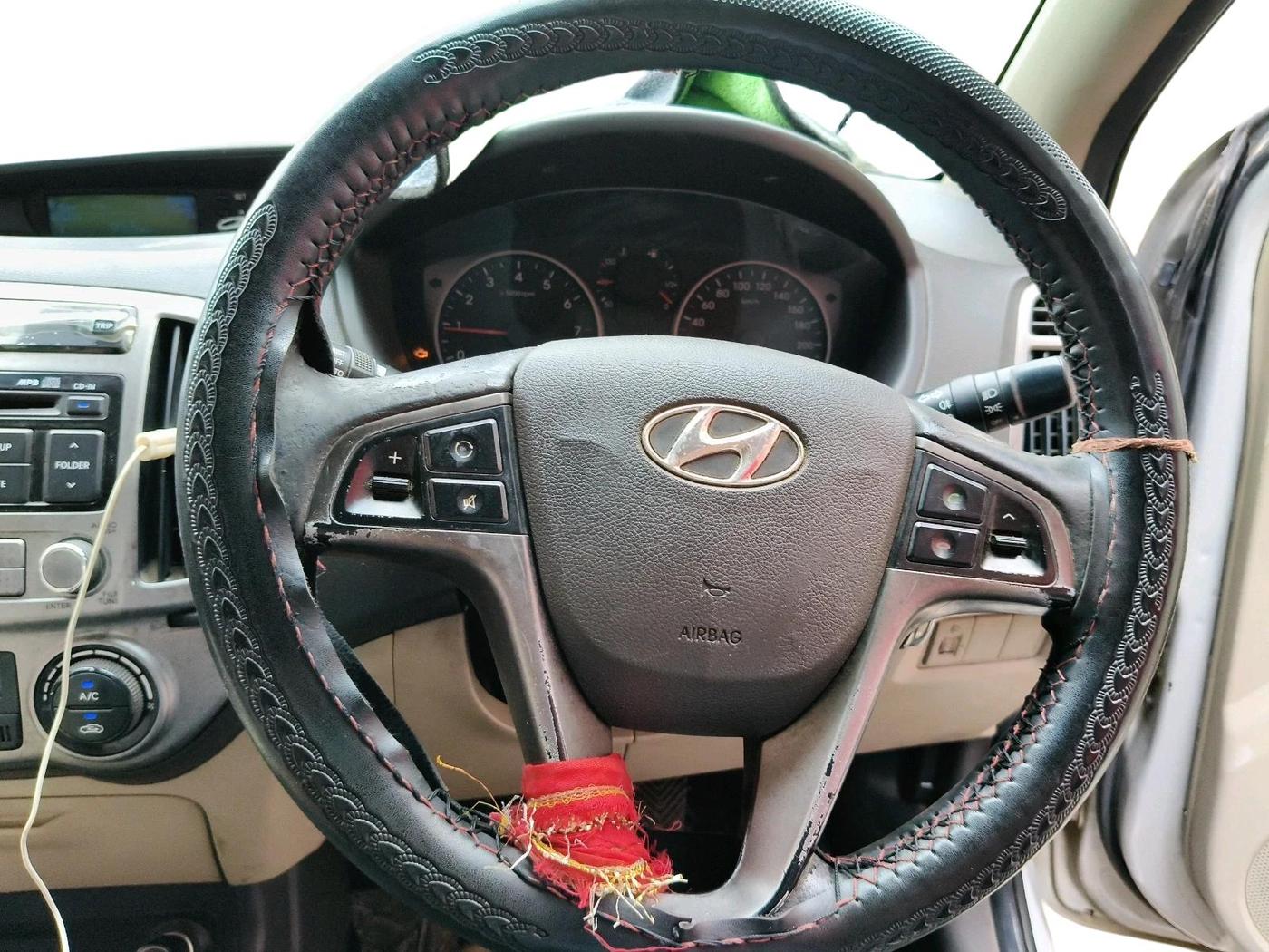 2012 Hyundai i20 SPORTZ 1.2, Petrol, Manual, 2,00,547 km, interior