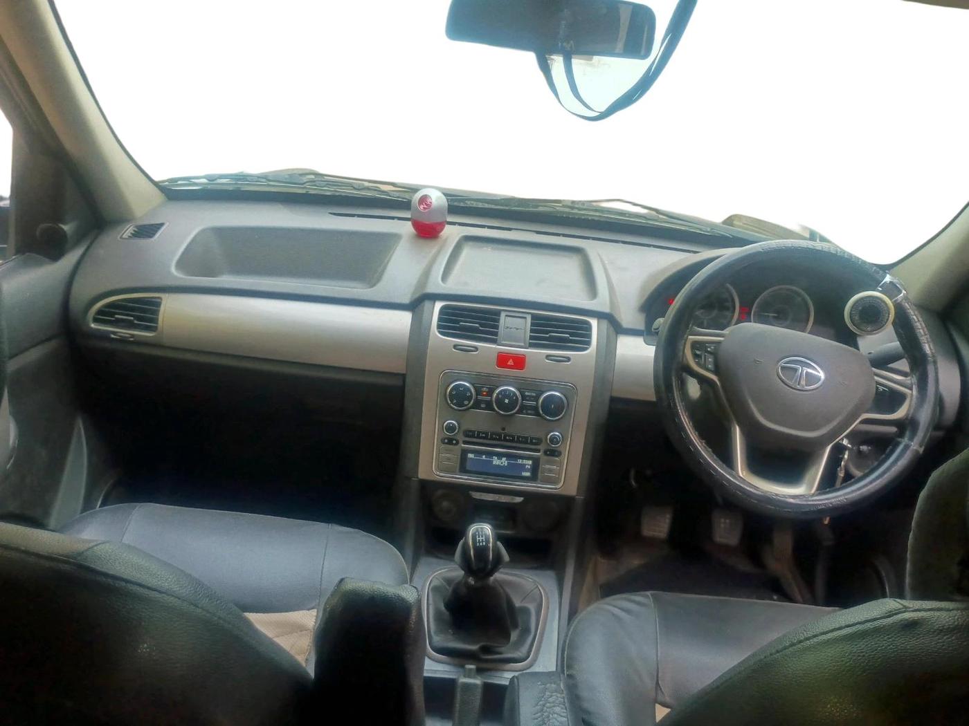 2019 Tata Safari Storme 2.2 EX 4X2, Diesel, Manual, 1,47,294 km, interior