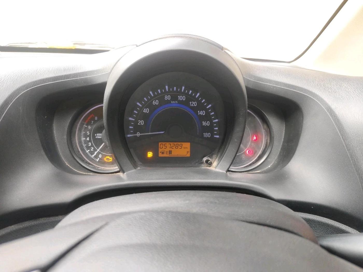 2015 Honda Amaze 1.2L I-VTEC VX, CNG, Manual, 57,289 km, interior