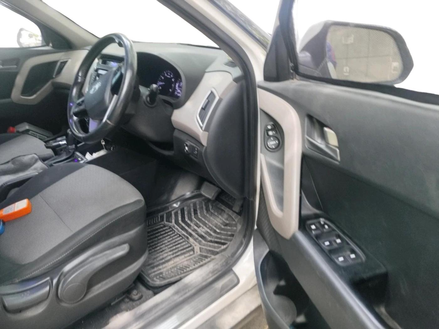 2017 Hyundai Creta SX PLUS AT 1.6 PETROL, CNG, Automatic, 80,782 km, interior