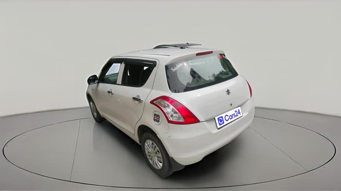 2015 Maruti Swift LXI, CNG, Manual, 84,648 km, exterior