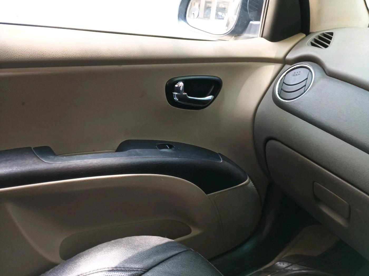 2012 Hyundai i10 MAGNA 1.2, Petrol, Manual, 55,694 km, interior