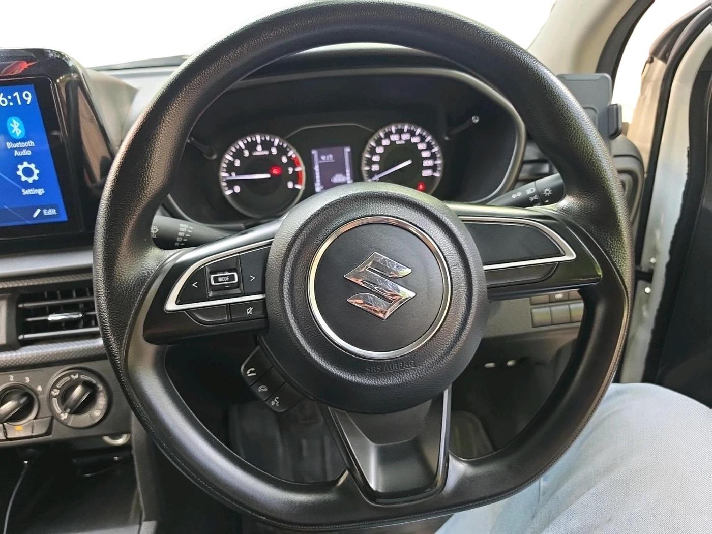2025 Maruti BREZZA LXI, Petrol, Manual, 17,870 km, interior