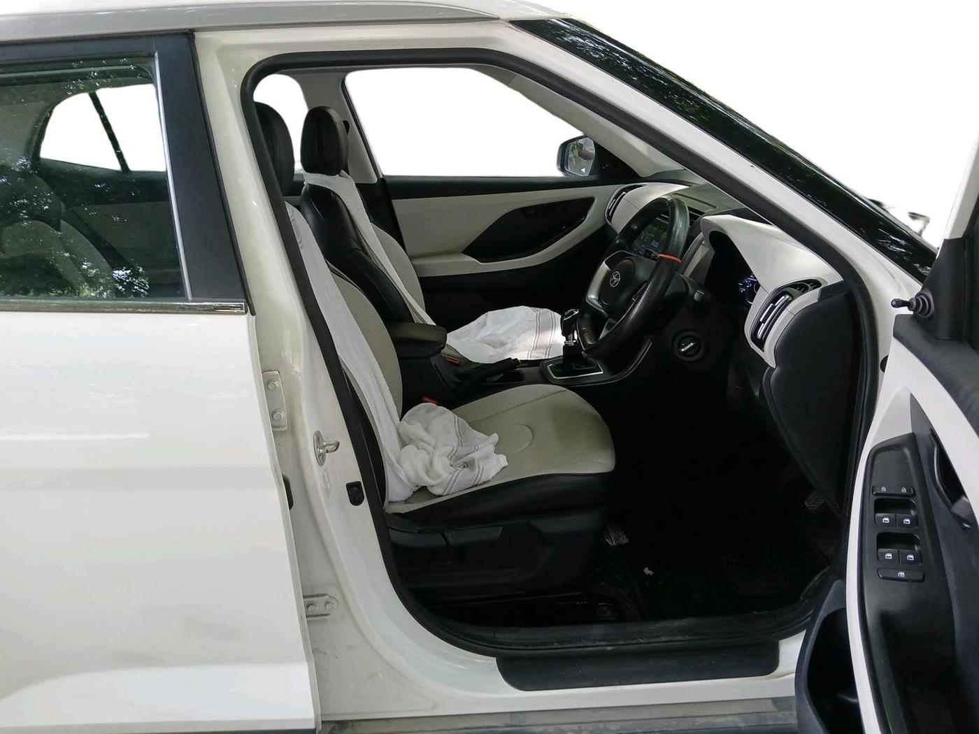 2022 Hyundai Creta E 1.5 PETROL, Petrol, Manual, 23,830 km, interior