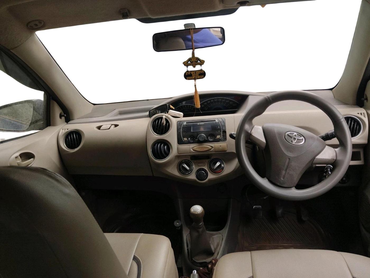 2013 Toyota Etios Liva V, Petrol, Manual, 65,794 km, interior