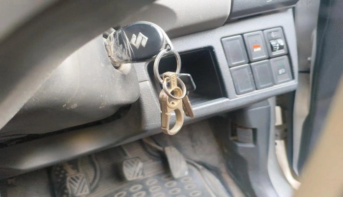 2011 Maruti Wagon R 1.0 VXI, Petrol, Manual, 63,778 km, interior