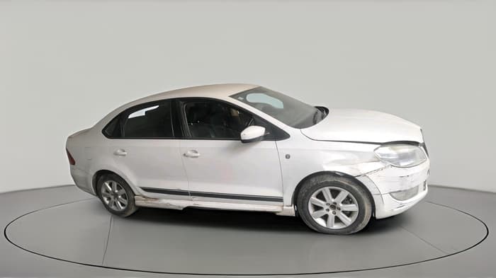 2014 Skoda Rapid AMBITION 1.6 MPI MT PLUS, CNG, Manual, 44,419 km, exterior