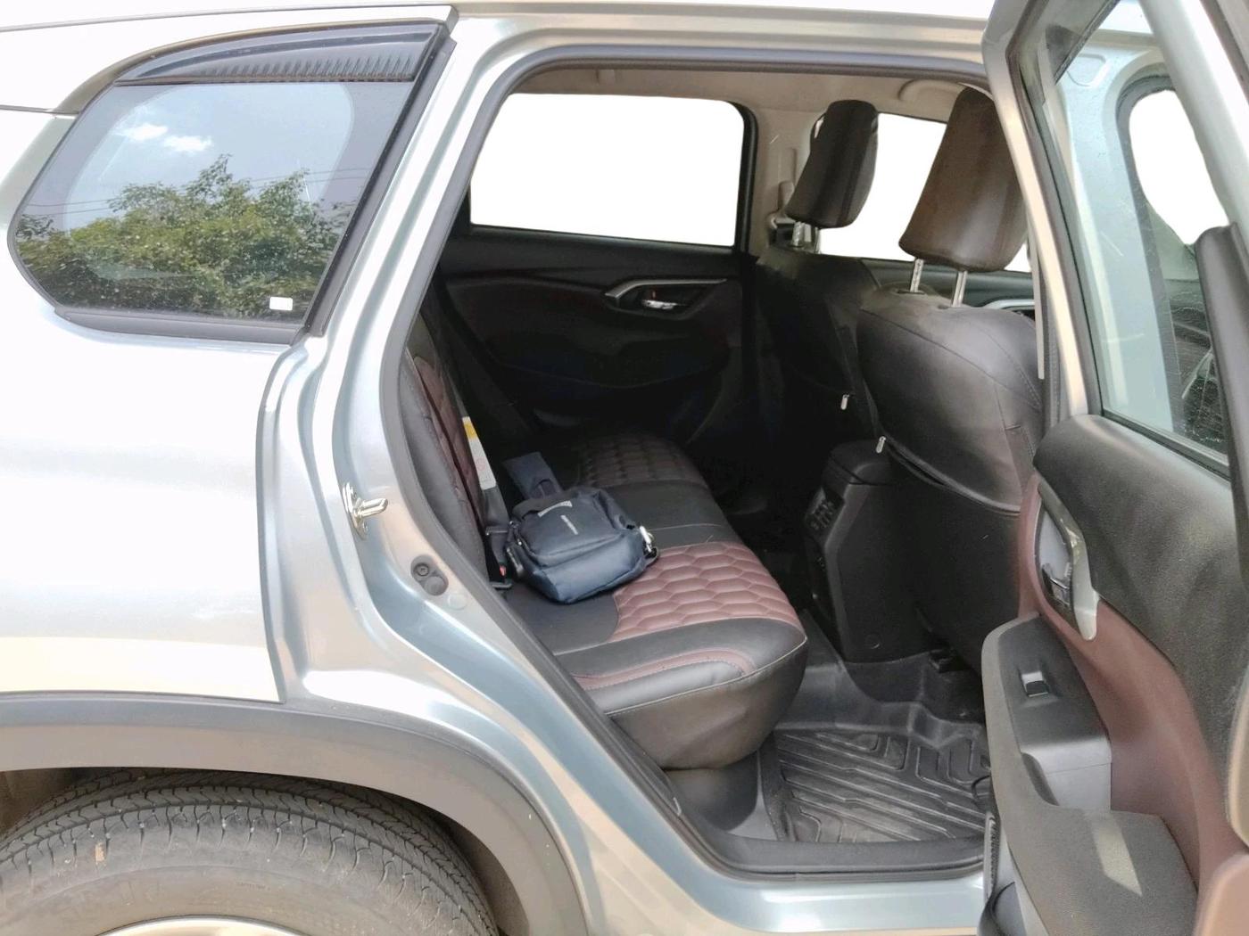 2024 Maruti Grand Vitara DELTA SMART HYBRID, Petrol, Manual, 16,454 km, interior