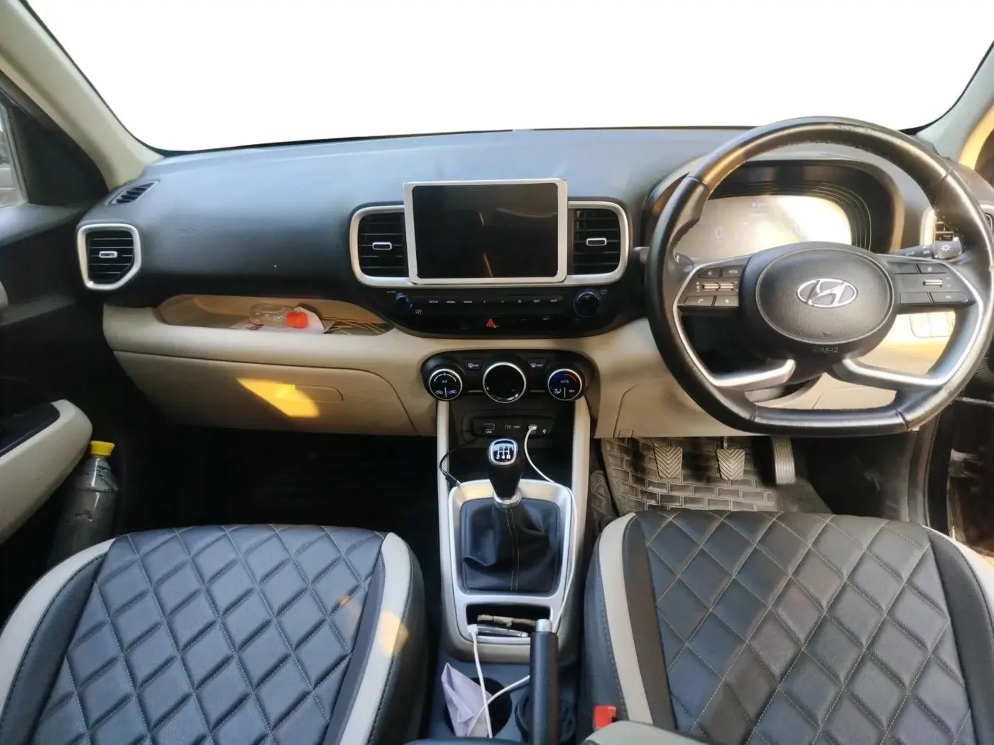 2023 Hyundai VENUE SX 1.2 PETROL, Petrol, Manual, 34,756 km, interior