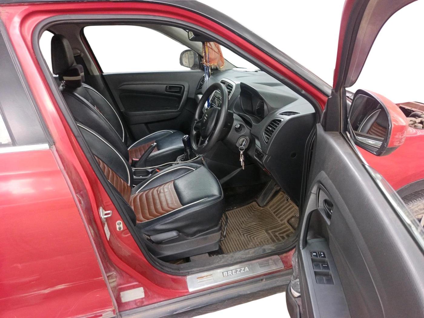 2016 Maruti Vitara Brezza VDI, Diesel, Manual, 1,57,527 km, interior