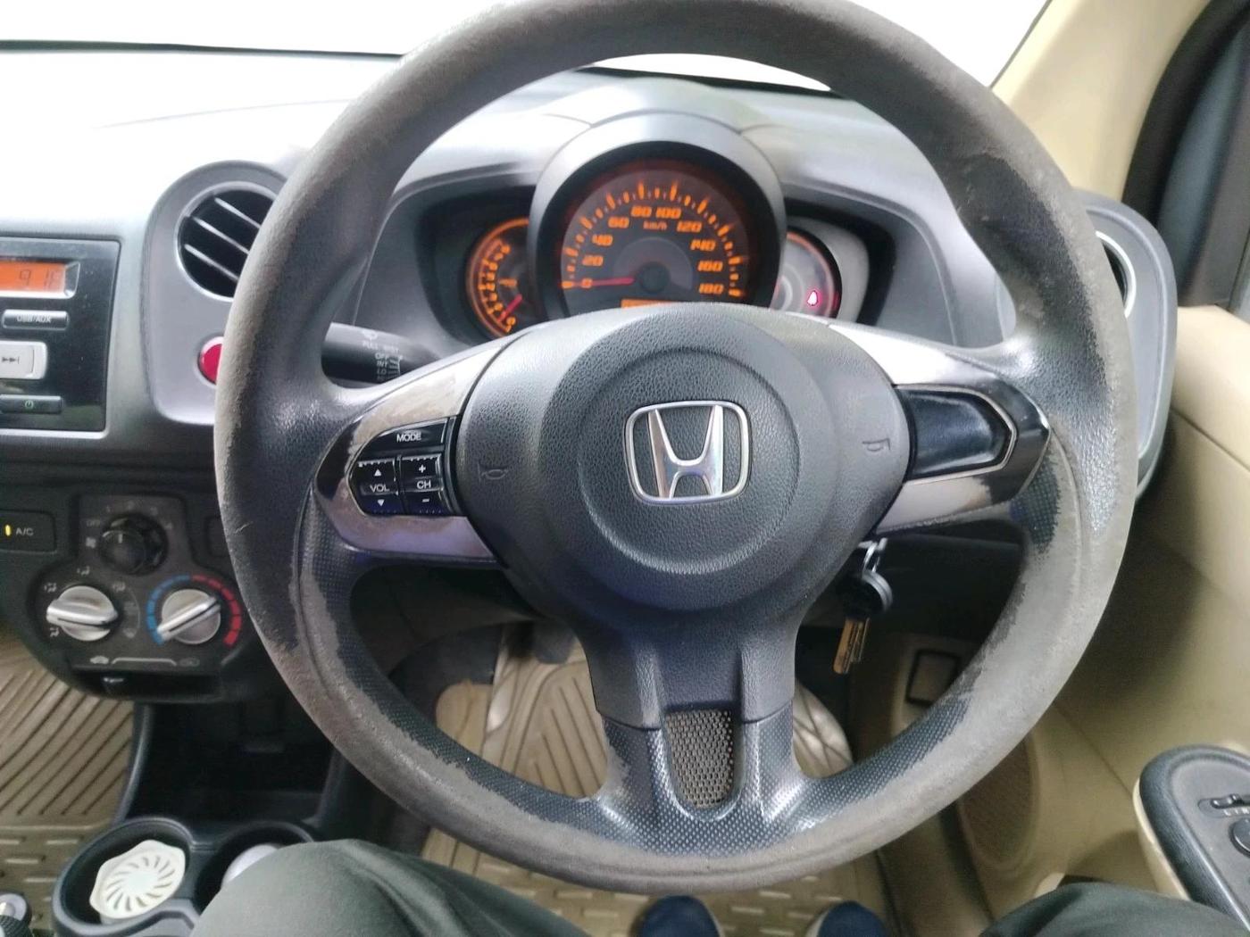 2014 Honda Amaze 1.2L I-VTEC S, Petrol, Manual, 1,18,881 km, interior