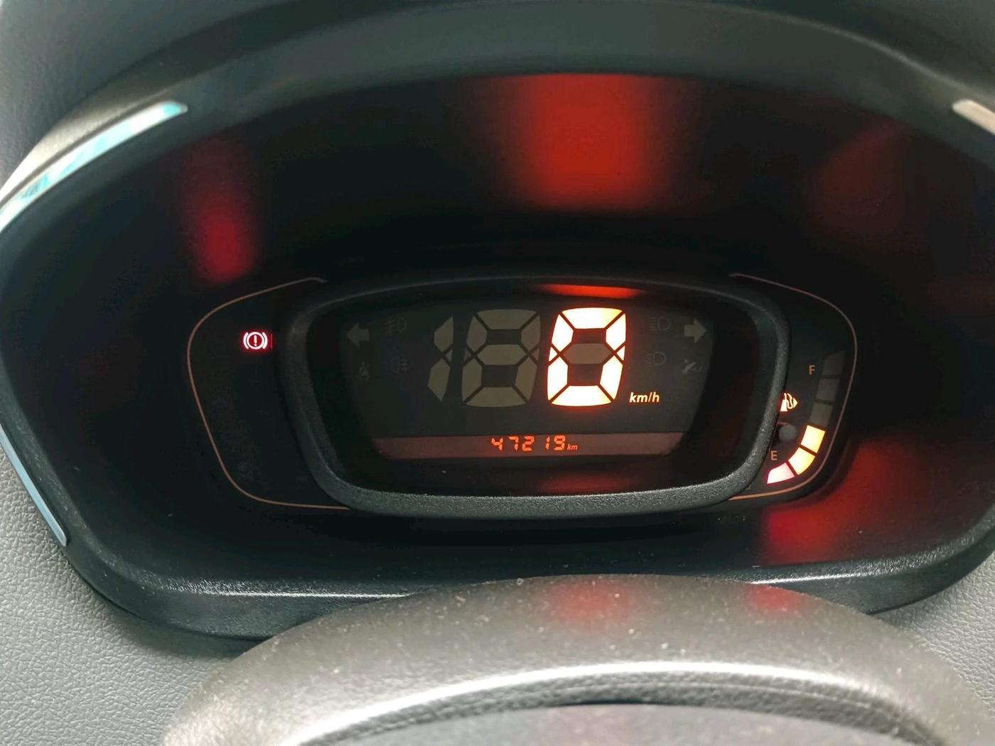 2017 Renault Kwid RXT 1.0, Petrol, Manual, 47,219 km, interior