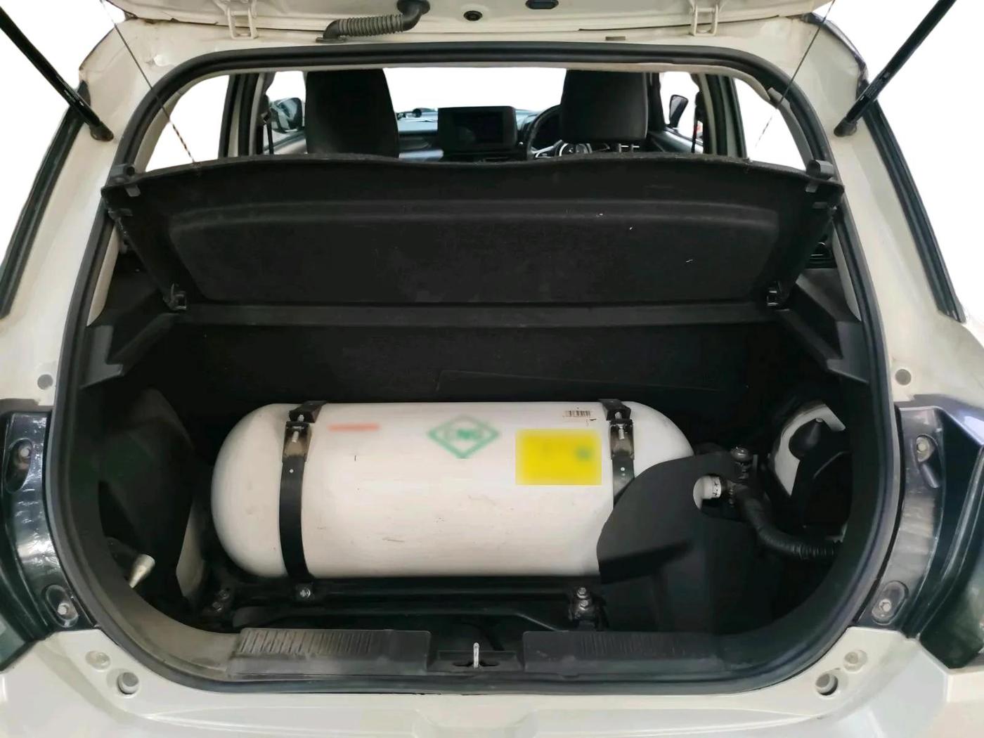 2024 Maruti Swift VXi (O) CNG, CNG, Manual, 17,989 km, exterior