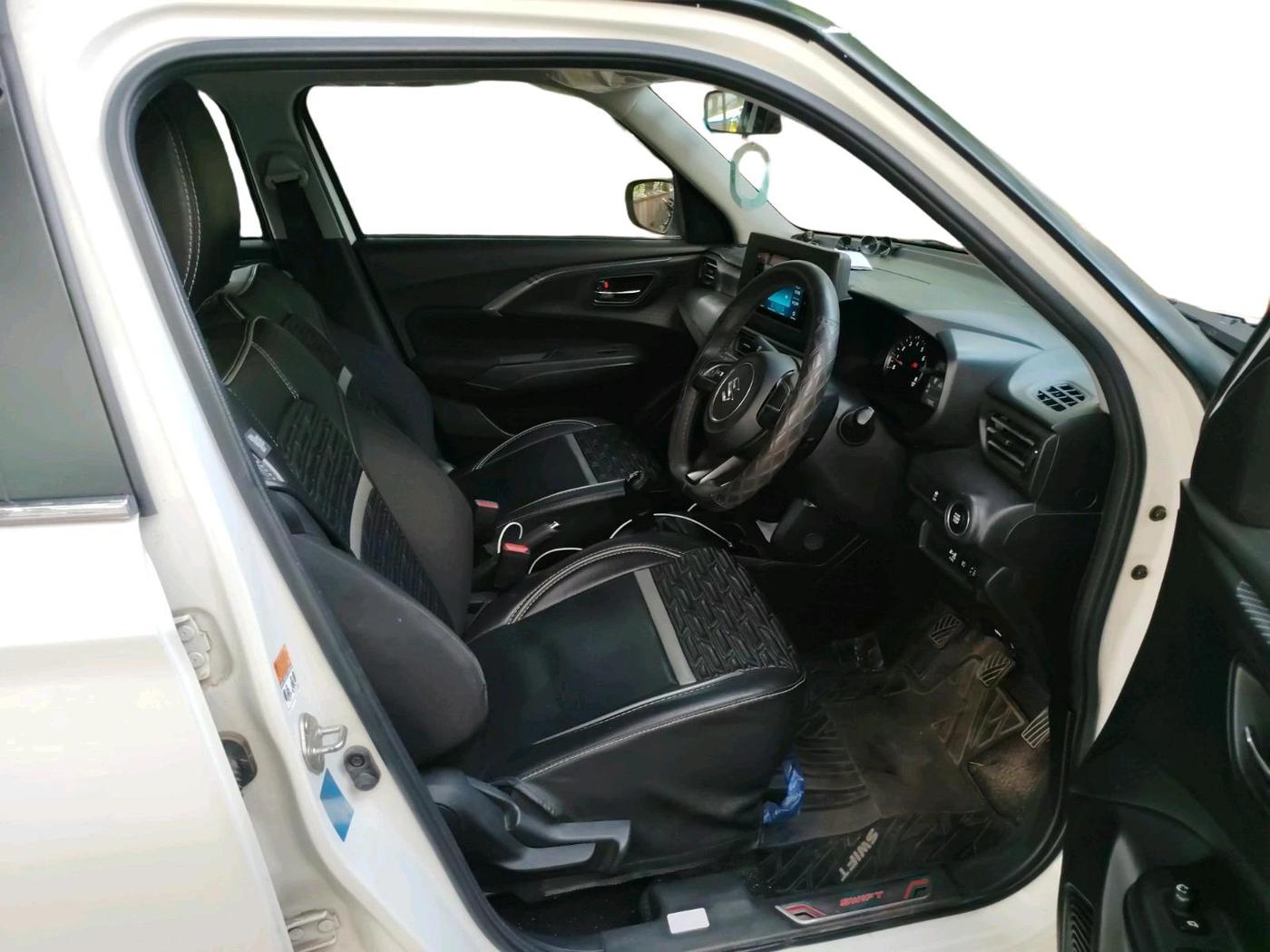 2024 Maruti Swift VXi (O) CNG, CNG, Manual, 17,989 km, interior