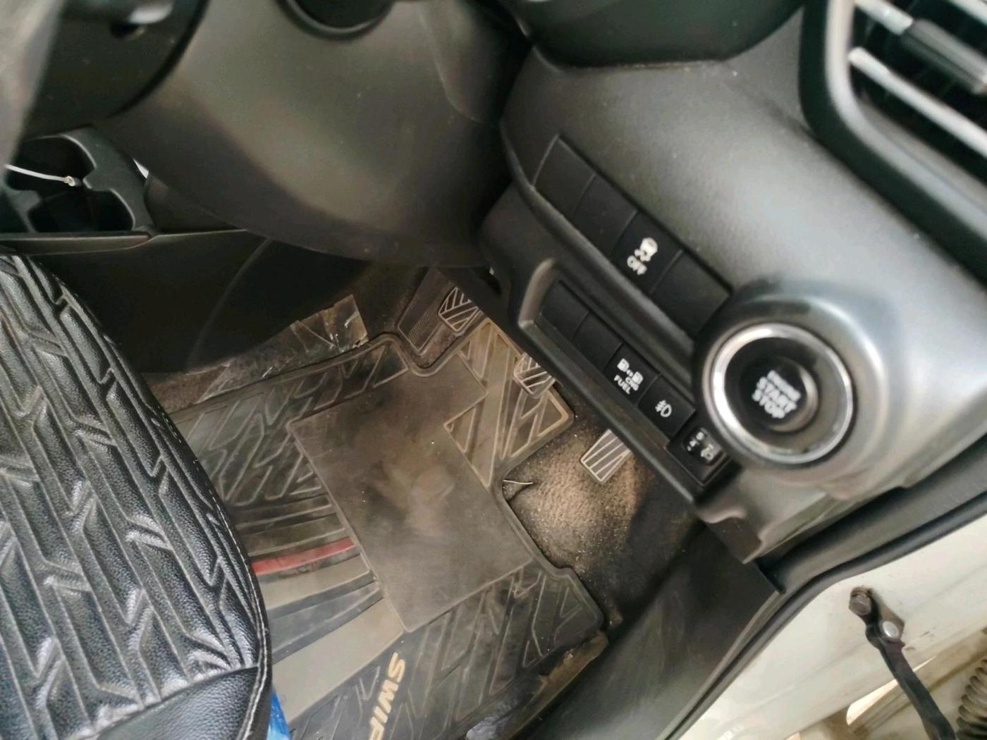 2024 Maruti Swift VXi (O) CNG, CNG, Manual, 17,989 km, interior