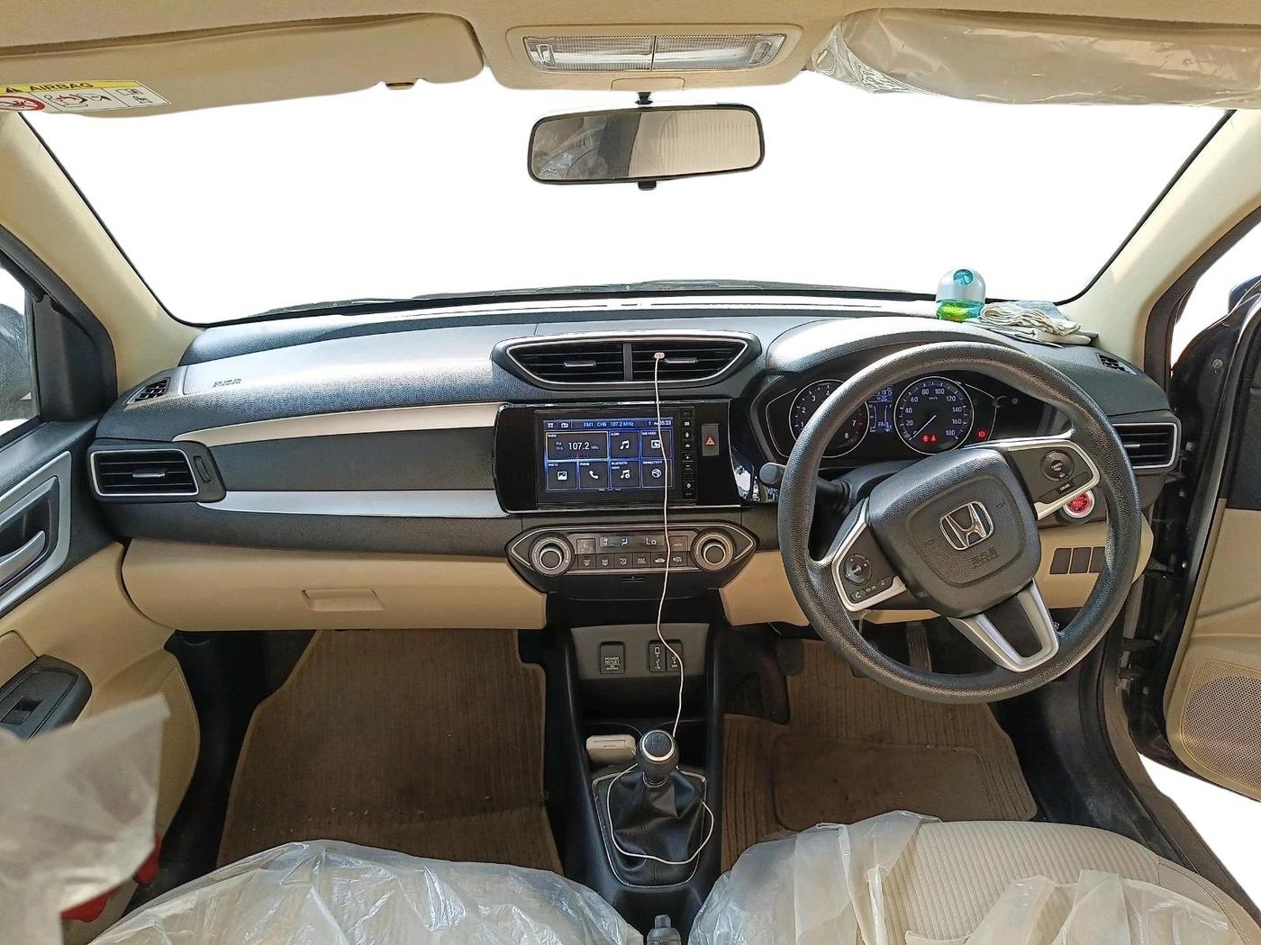 2022 Honda Amaze 1.2L I-VTEC VX, Petrol, Manual, 12,361 km, interior