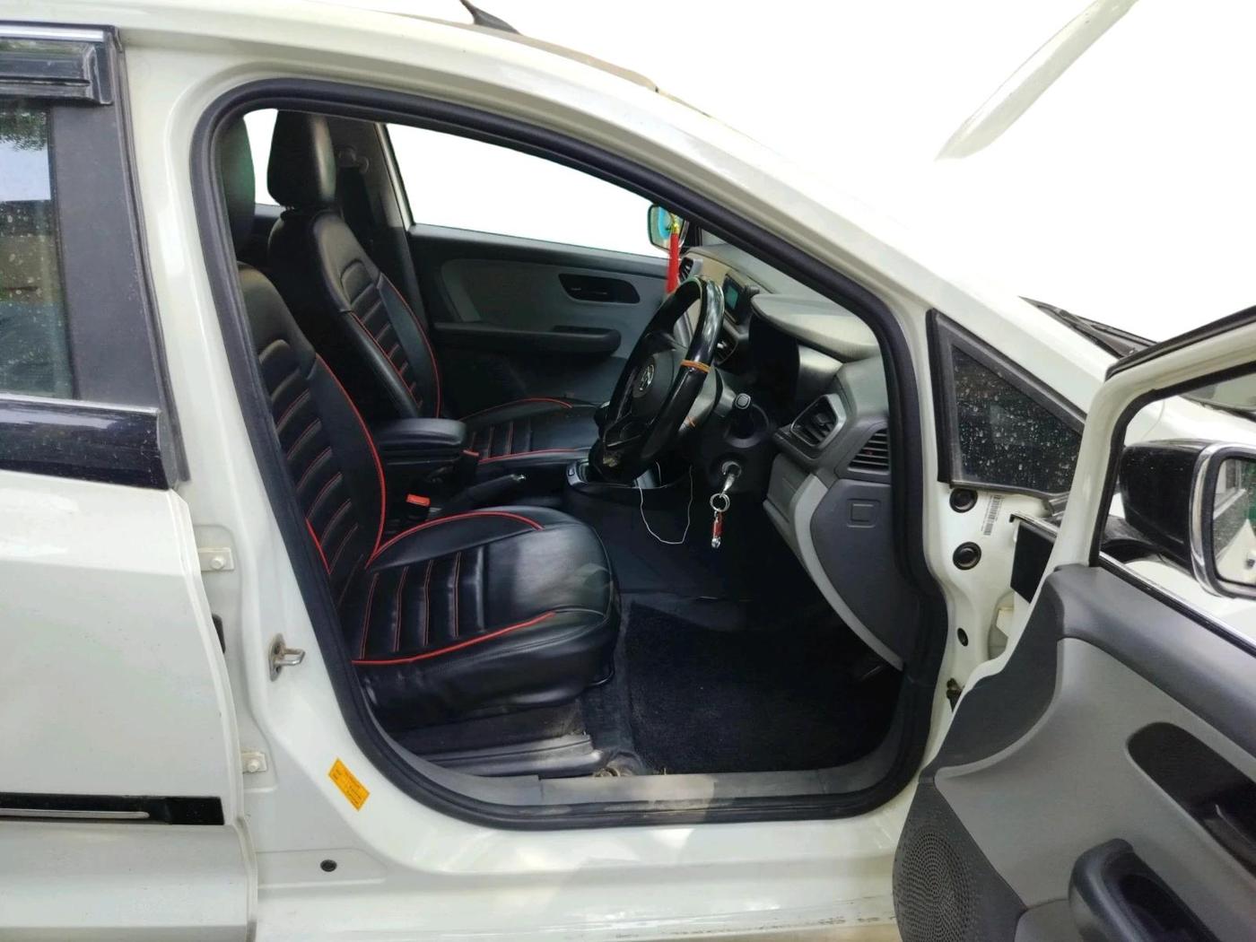 2021 Tata ALTROZ XE PETROL, Petrol, Manual, 71,104 km, interior