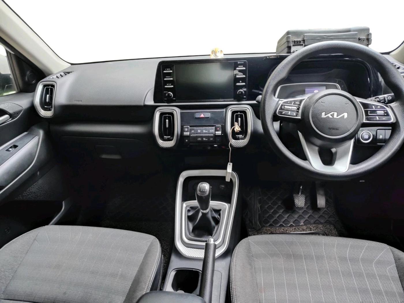 2022 KIA SONET HTK PLUS 1.0 IMT, Petrol, Manual, 43,556 km, interior