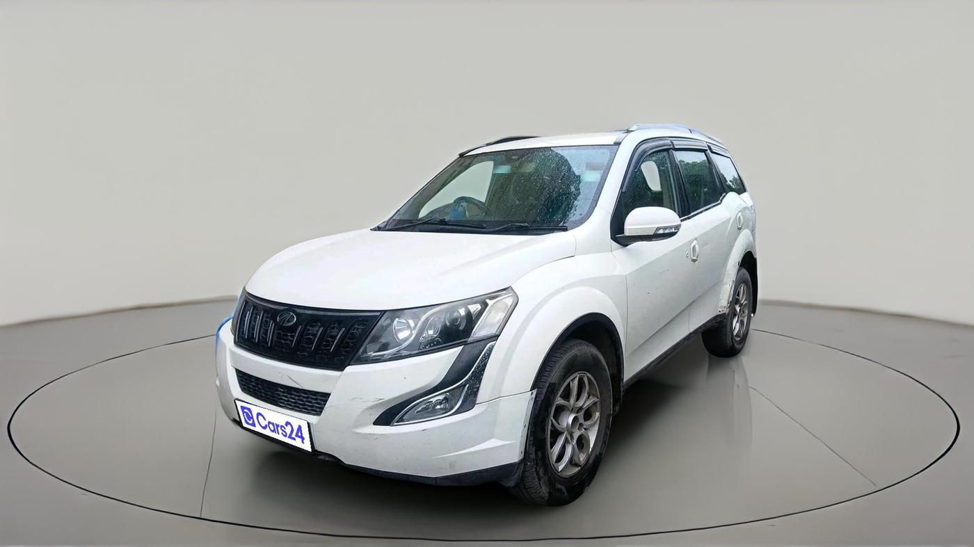 2017 Mahindra XUV500 W6 1.99, Diesel, Manual, 1,20,221 km, exterior