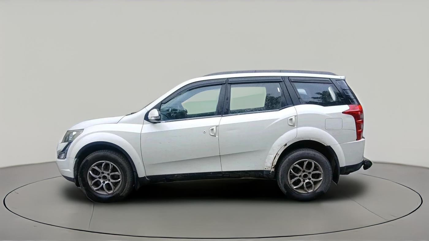 2017 Mahindra XUV500 W6 1.99, Diesel, Manual, 1,20,221 km, exterior