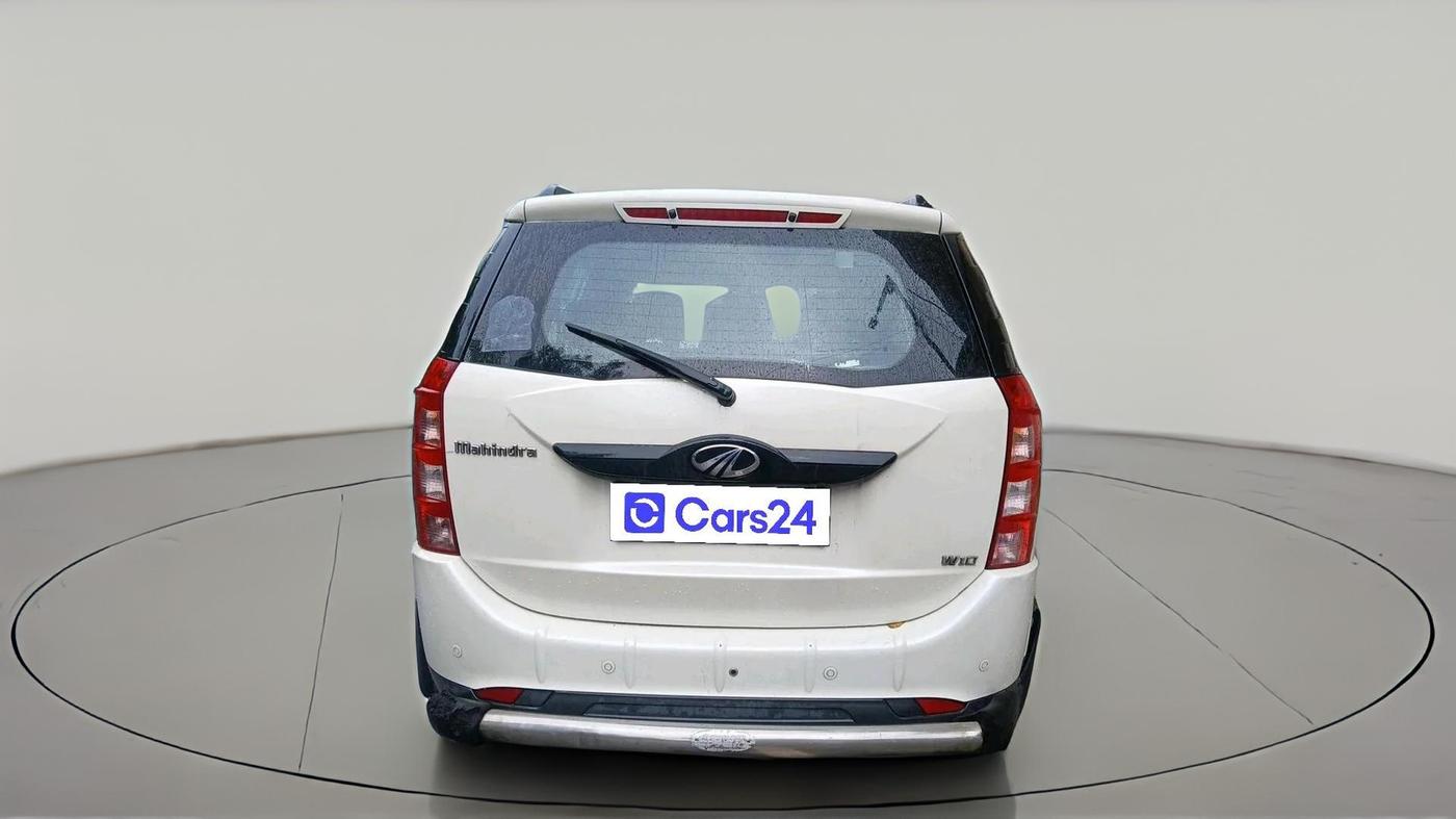 2017 Mahindra XUV500 W6 1.99, Diesel, Manual, 1,20,221 km, exterior