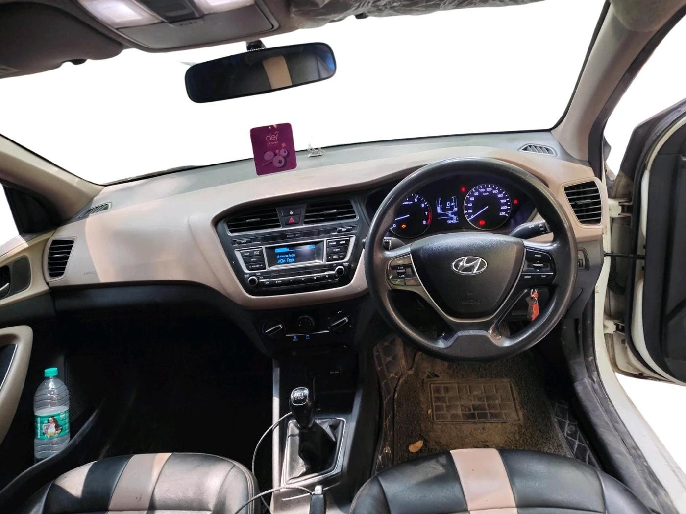 2016 Hyundai Elite i20 MAGNA 1.2, CNG, Manual, 56,436 km, interior