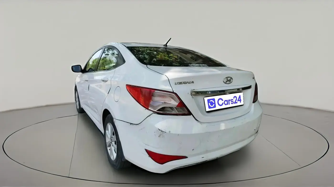2016 Hyundai Verna FLUIDIC 4S 1.6 VTVT S AT, Petrol, Automatic, 1,05,638 km, exterior