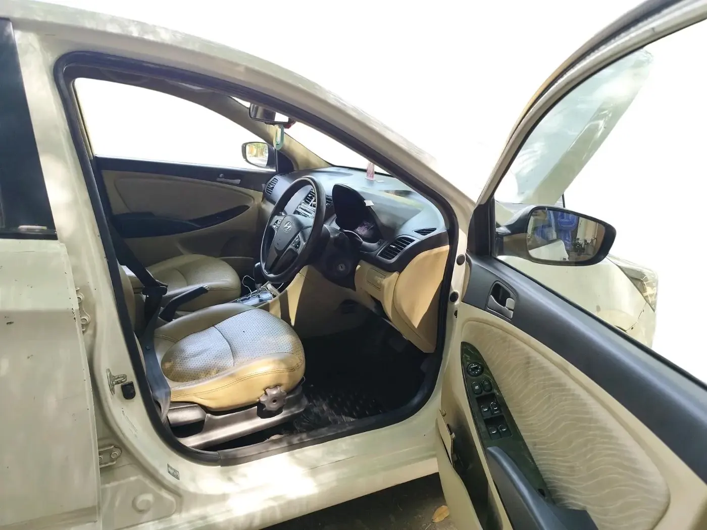 2016 Hyundai Verna FLUIDIC 4S 1.6 VTVT S AT, Petrol, Automatic, 1,05,638 km, interior