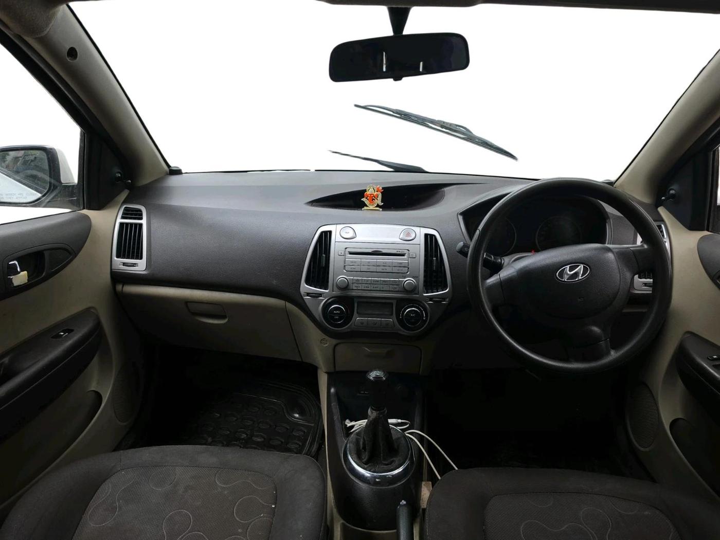 2011 Hyundai i20 MAGNA 1.2, Petrol, Manual, 69,095 km, interior
