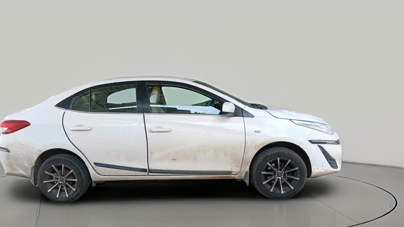 2018 Toyota YARIS J CVT, CNG, Automatic, 1,15,181 km, exterior