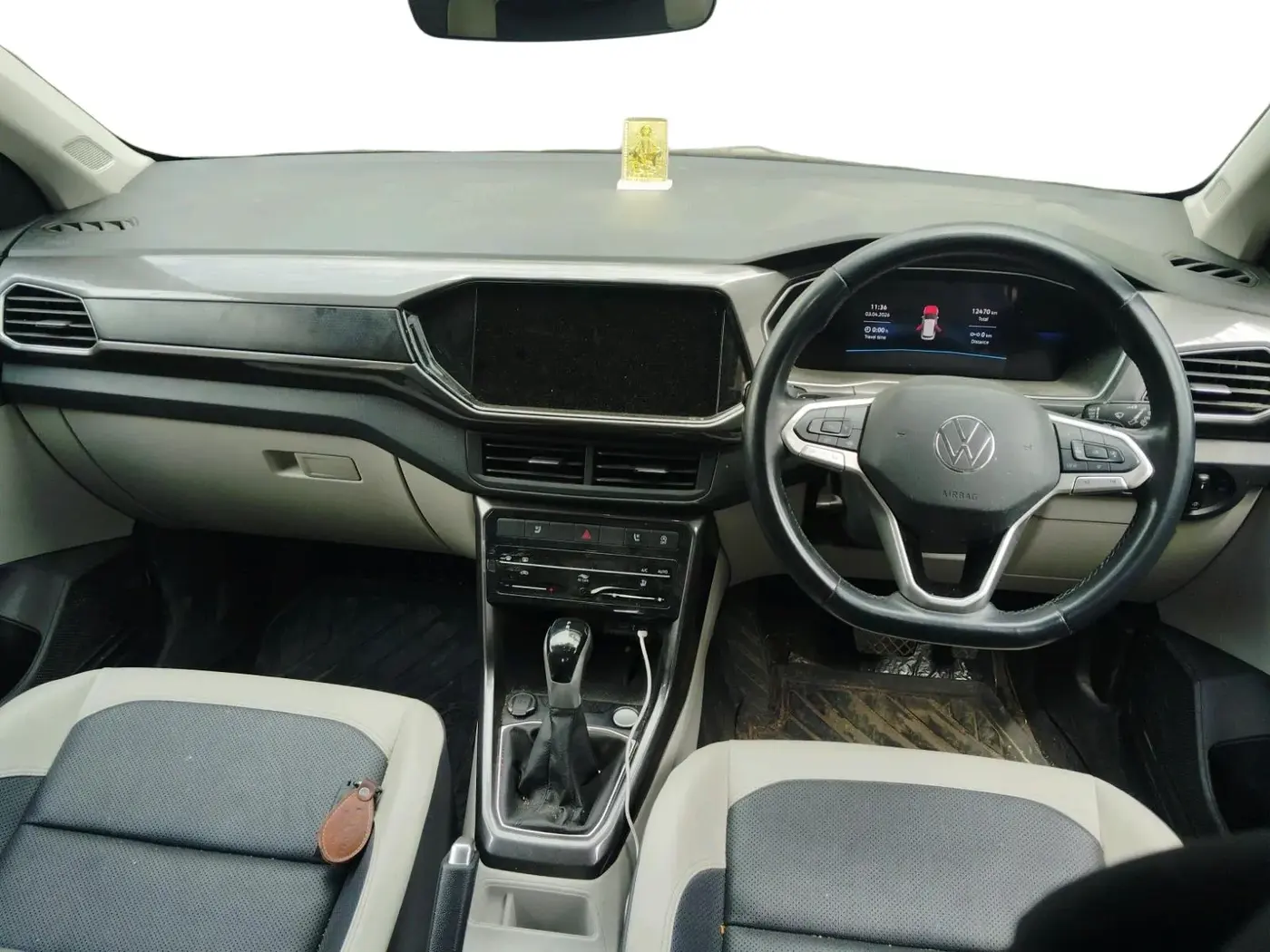 2024 Volkswagen TAIGUN TOPLINE 1.0 TSI AT, Petrol, Automatic, 12,470 km, interior