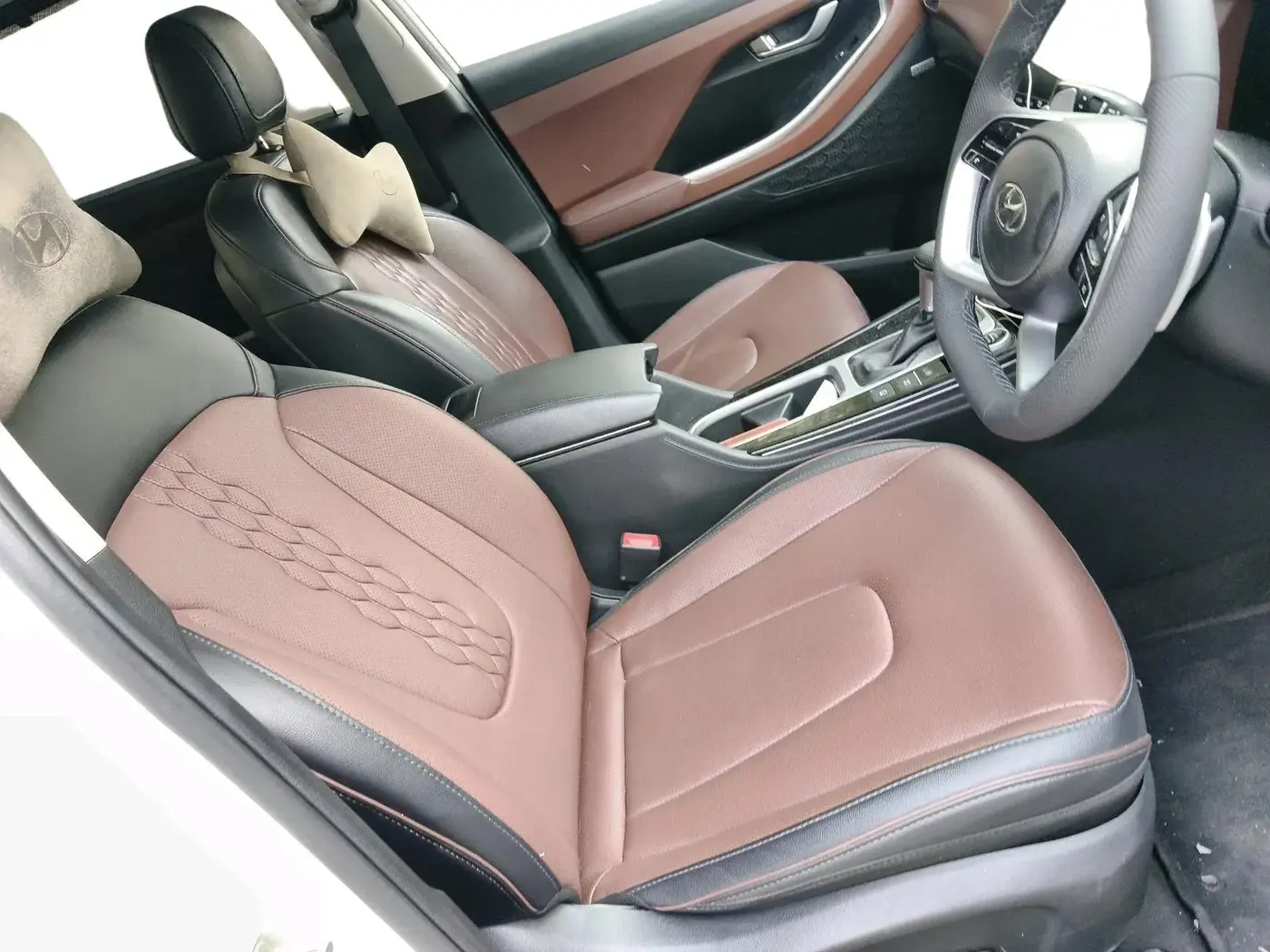 2021 Hyundai ALCAZAR PLATINUM(O) 7STR 1.5 AT, Diesel, Automatic, 1,13,680 km, interior