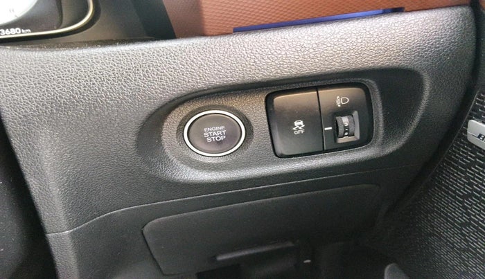 2021 Hyundai ALCAZAR PLATINUM(O) 7STR 1.5 AT, Diesel, Automatic, 1,13,680 km, interior